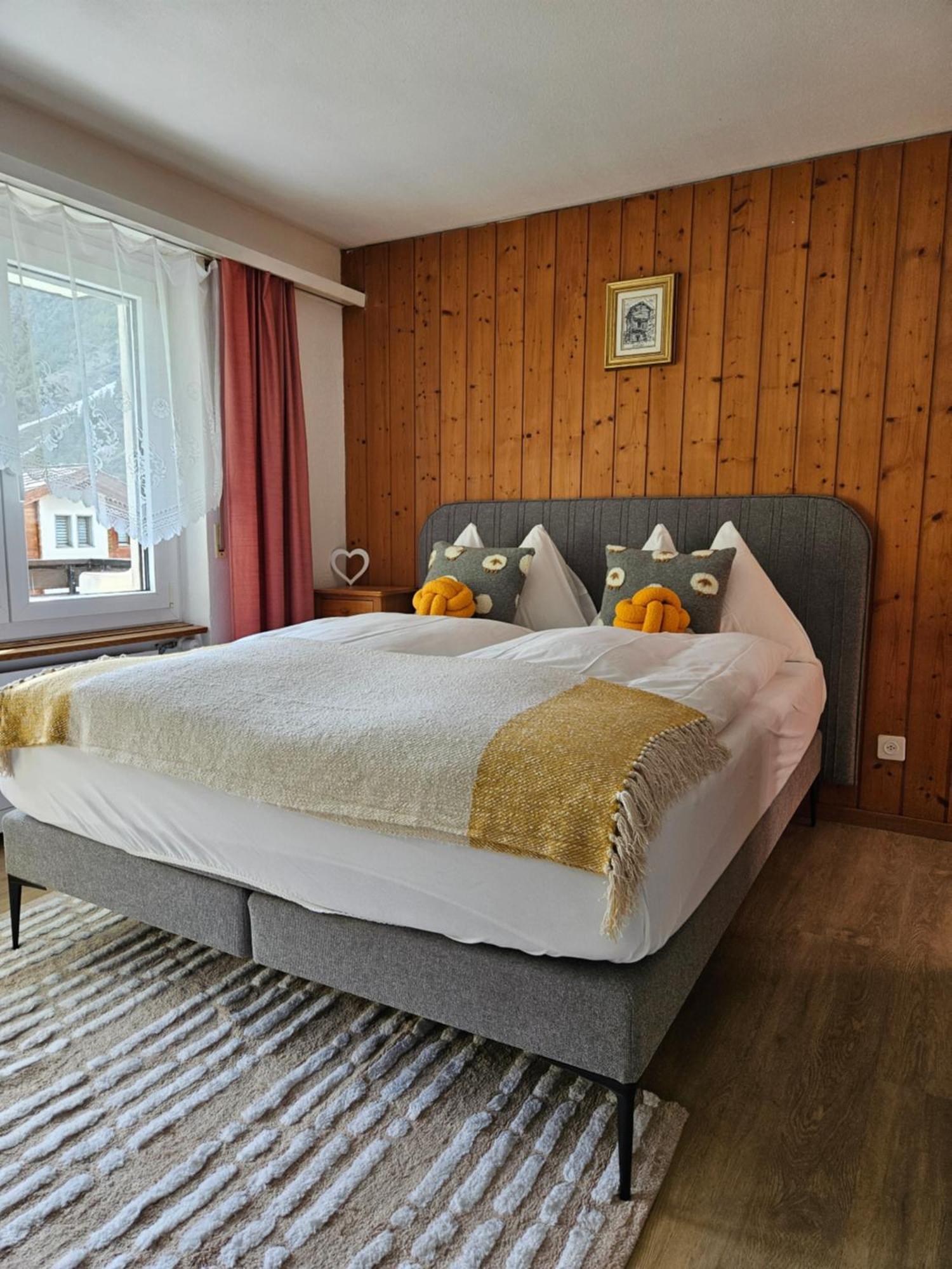 Apartment Klein Matterhorn - Haus Miranda Täsch Exterior photo
