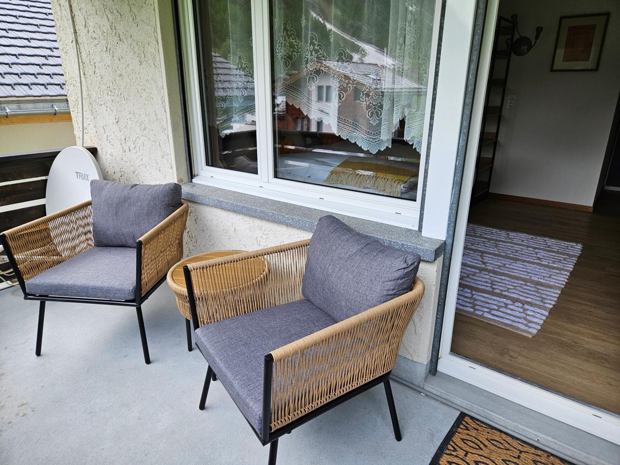 Apartment Klein Matterhorn - Haus Miranda Täsch Exterior photo